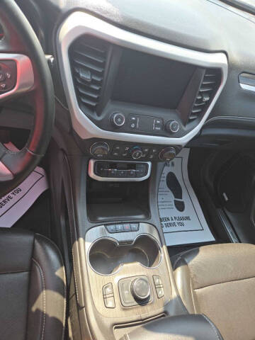 2023 GMC Acadia SLT