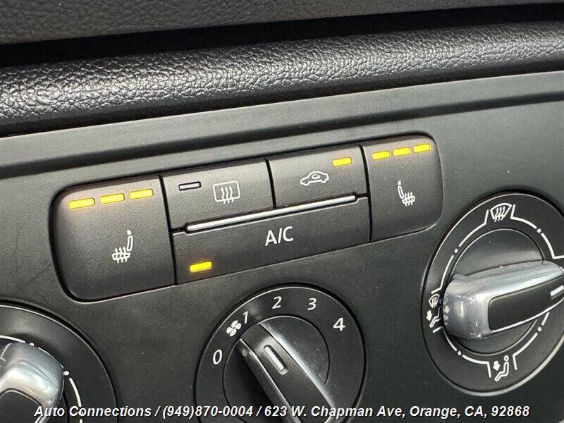 2013 Volkswagen Beetle Convertible