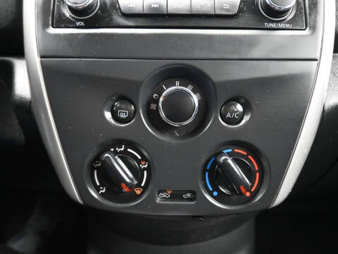 2015 Nissan Versa 1.6 SV