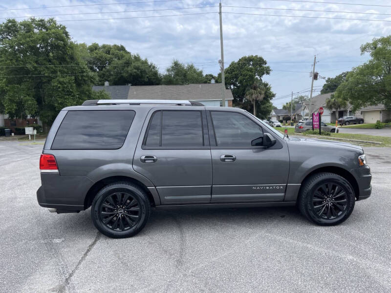 2016 Lincoln Navigator Select
