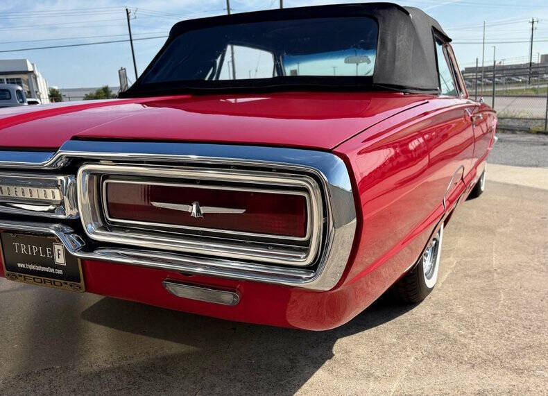 1964 Ford Thunderbird