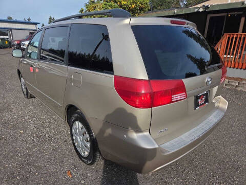 2005 Toyota Sienna LE 7 Passenger
