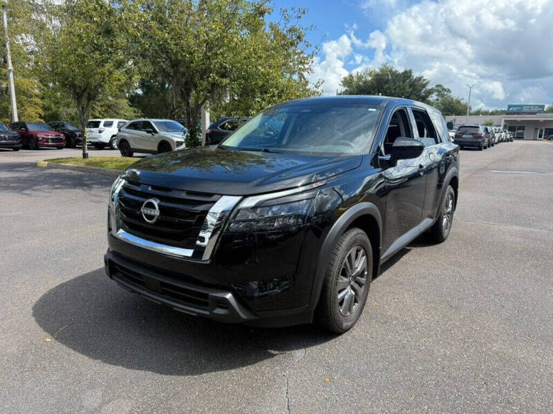 2025 Nissan Pathfinder S