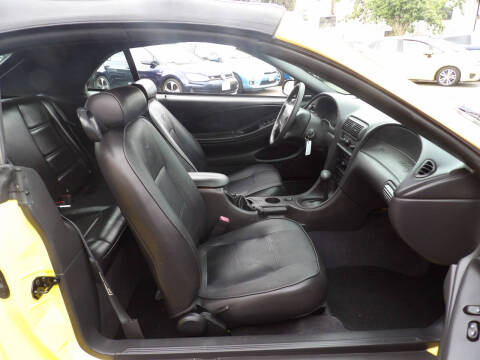 2003 Ford Mustang Premium