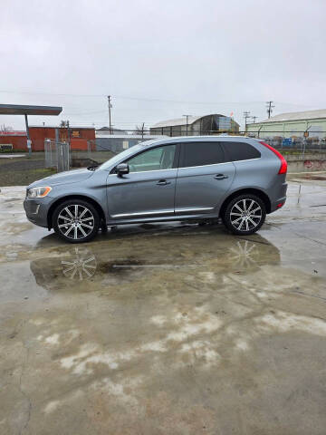 2016 Volvo XC60 T5 Drive-E Premier