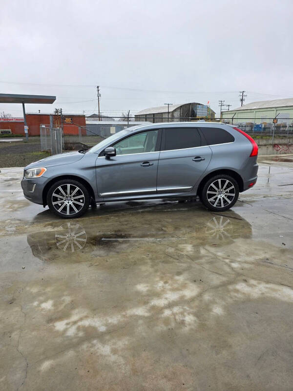 2016 Volvo XC60 T5 Drive-E Premier