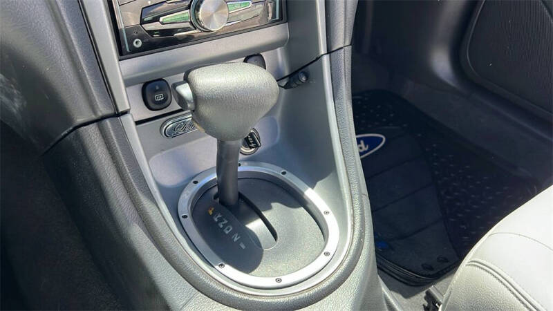 2004 Ford Mustang GT Deluxe