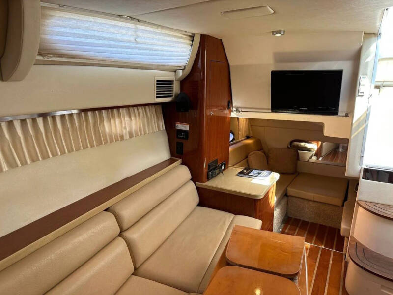 2011 Regal 35 Express Cruiser