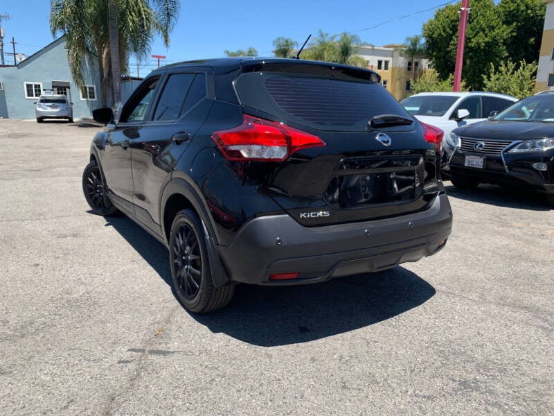 2020 Nissan Kicks S