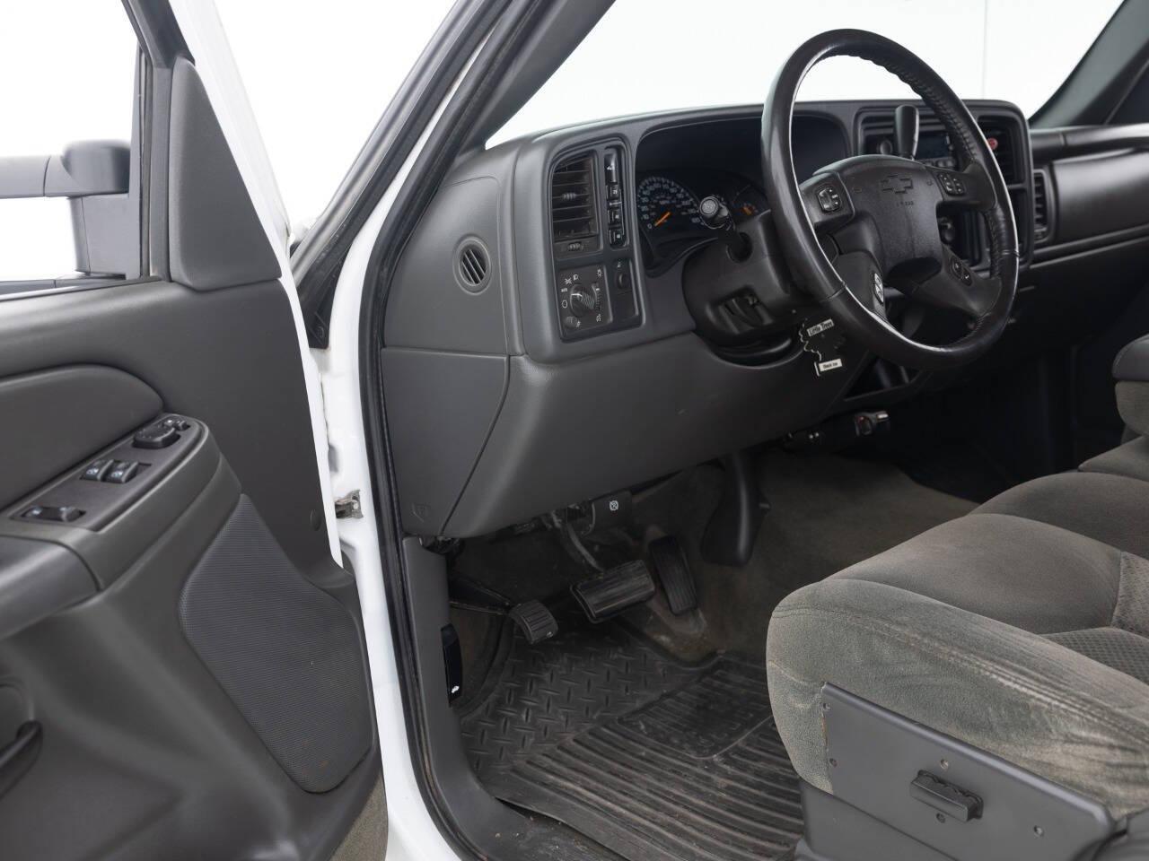 Used Car 2005 Chevrolet Silverado 2500hd  Lt 4dr Extended Cab 4wd Sb For Sale Under $20,000 In Coal City, Illinois