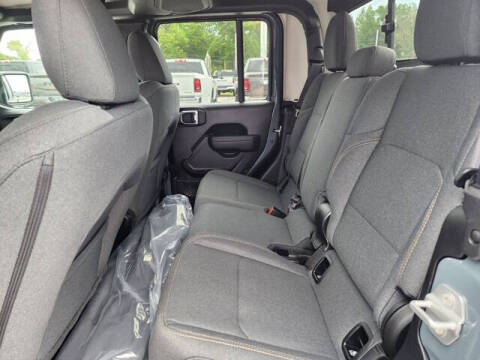 2025 Jeep Gladiator Willys