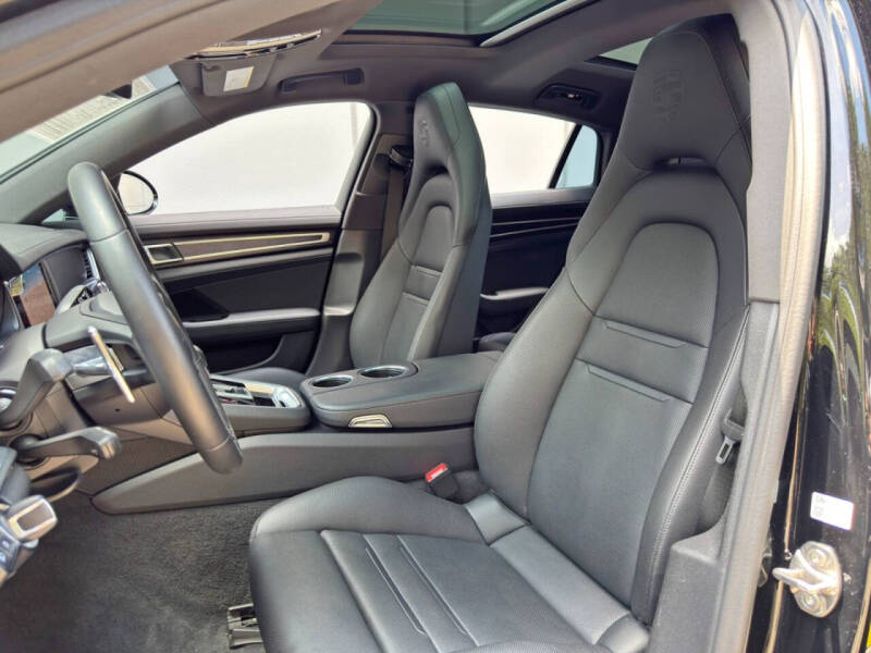 2023 Porsche Panamera Platinum Edition