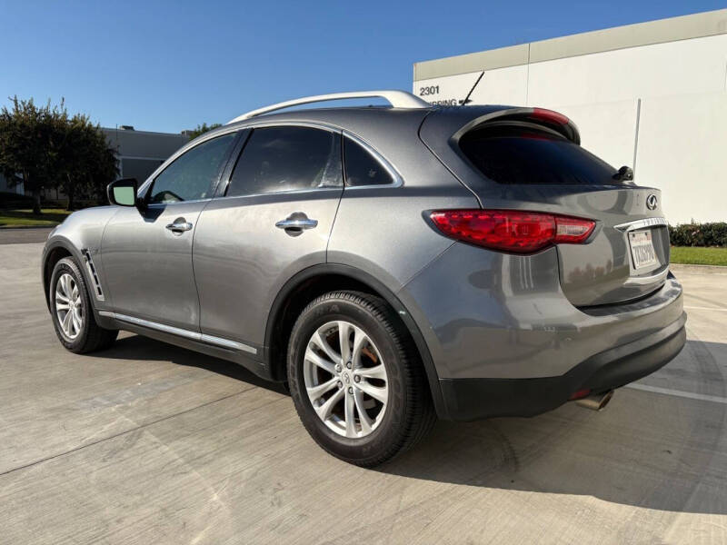 2017 Infiniti QX70