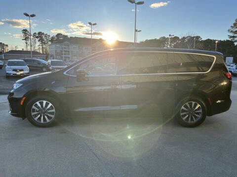 2022 Chrysler Pacifica Hybrid Touring L