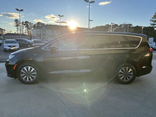 2022 Chrysler Pacifica Hybrid Touring L