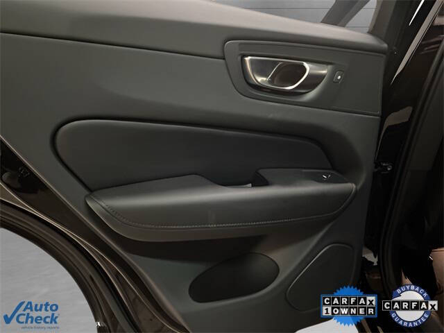 2025 Volvo XC60 B5 Plus Dark Theme