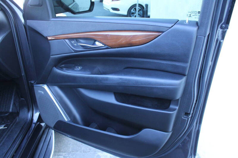 2018 Cadillac Escalade ESV Premium Luxury