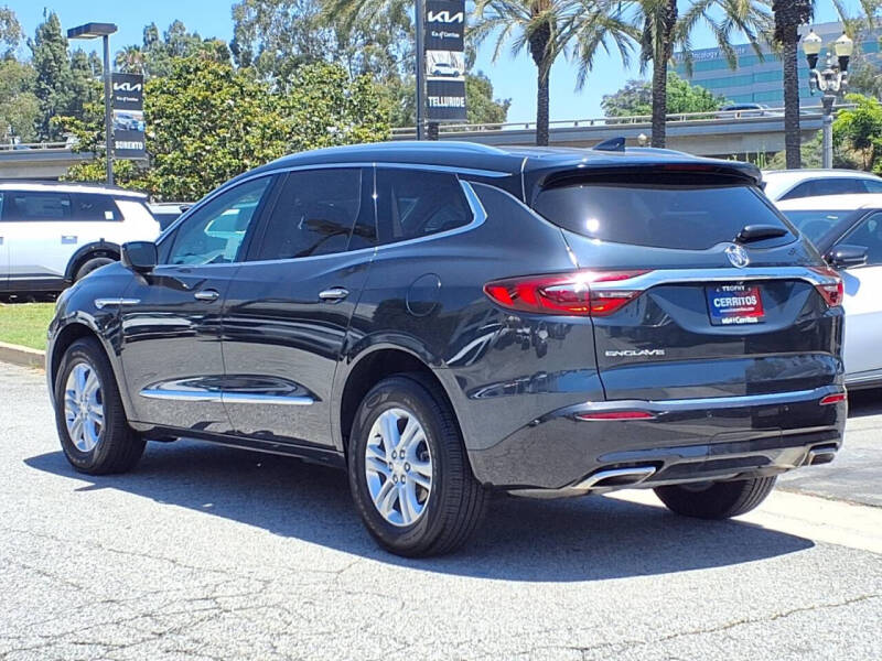 2021 Buick Enclave Essence
