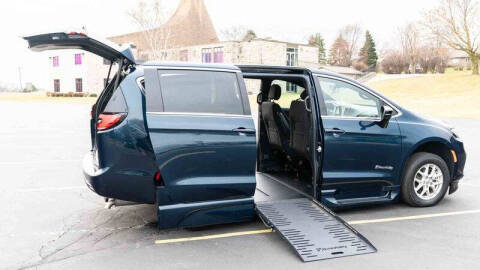 2024 Chrysler Pacifica Touring