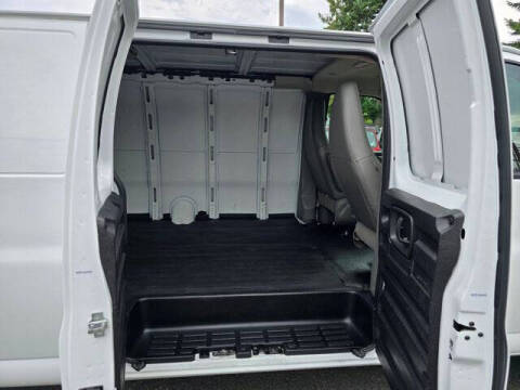 2022 GMC Savana 2500