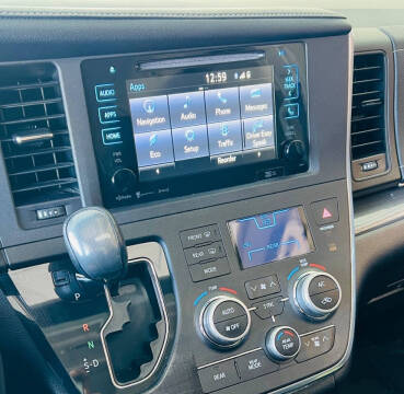 2016 Toyota Sienna SE Premium 8-Passenger