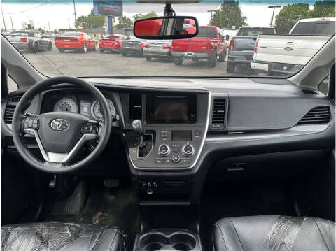 2015 Toyota Sienna