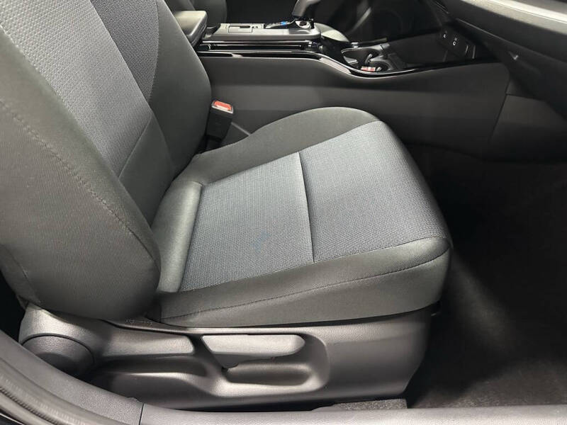 2025 Toyota Prius LE