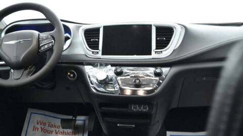 2024 Chrysler Pacifica Touring