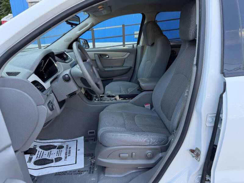 2017 Chevrolet Traverse LS
