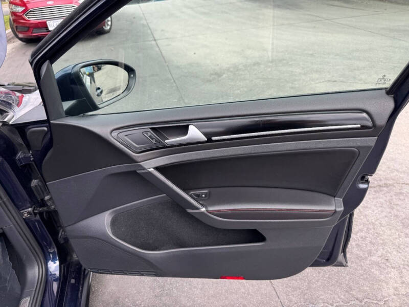 2017 Volkswagen Golf GTI SE