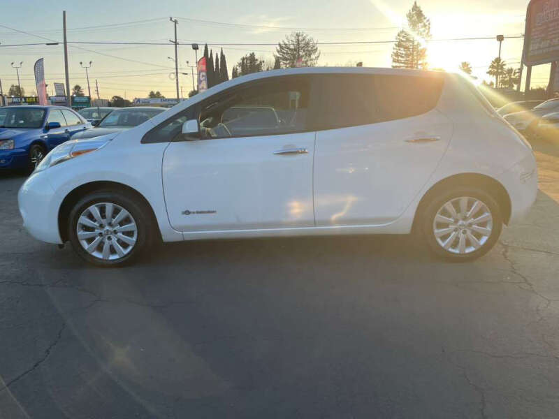 2013 Nissan LEAF S