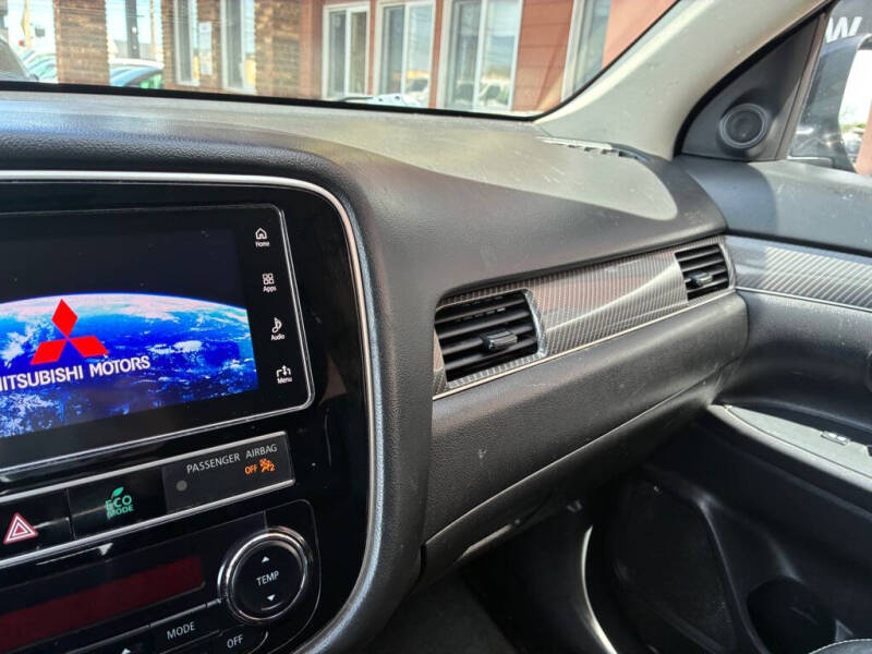 2019 Mitsubishi Outlander SE
