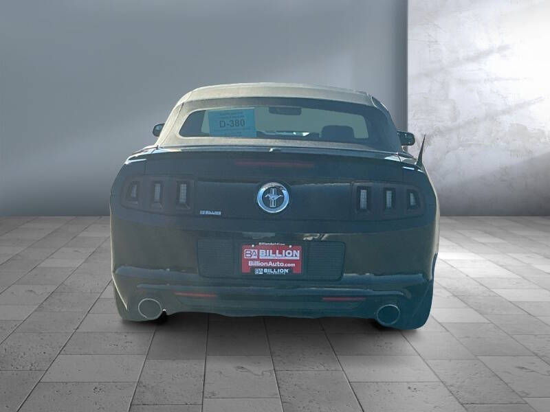 2013 Ford Mustang V6