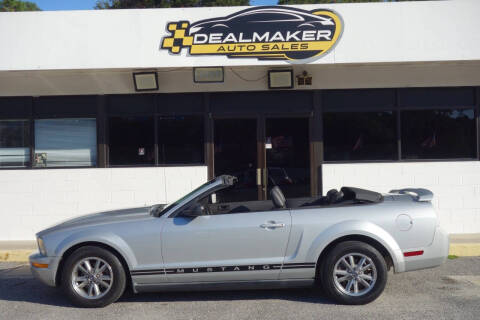 2005 Ford Mustang V6 Deluxe