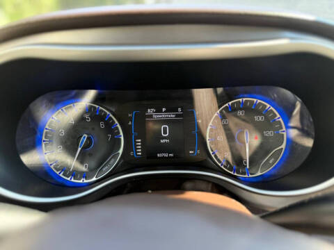 2017 Chrysler Pacifica Touring-L