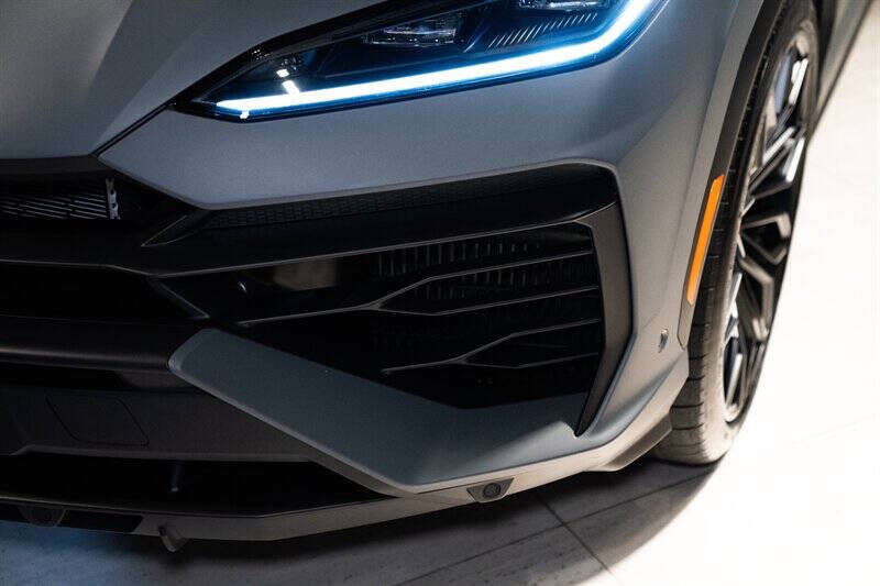 2025 Lamborghini Urus SE