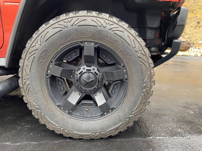 2004 HUMMER H2 Lux Series