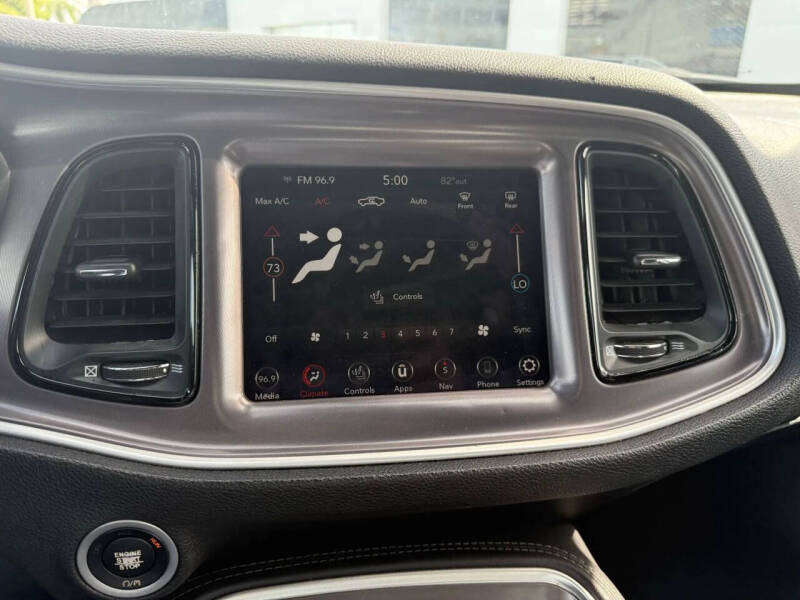 2019 Dodge Challenger SXT