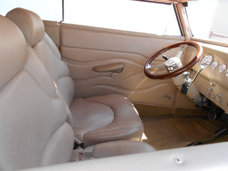 1937 Ford Custom Deluxe