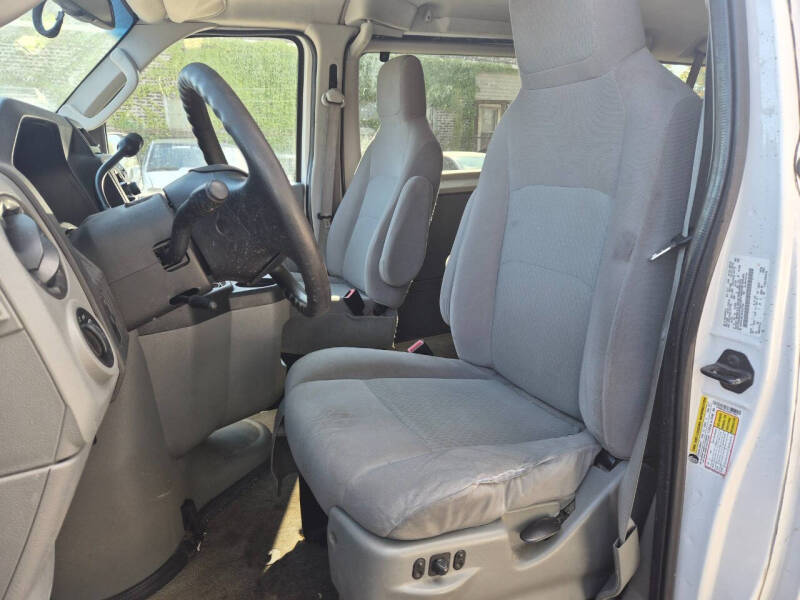 2012 Ford E-Series E-350 SD XLT