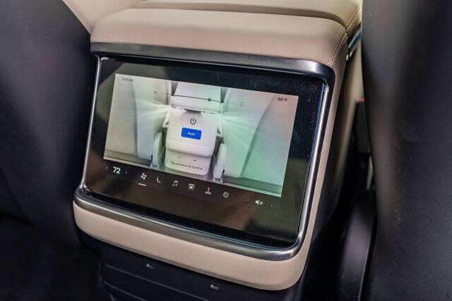 2022 Tesla Model X 61