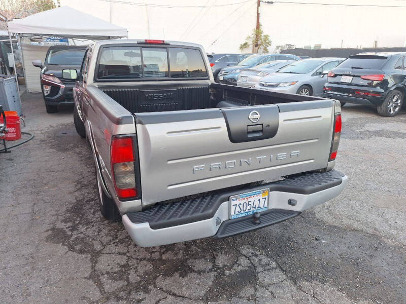 2004 Nissan Frontier XE