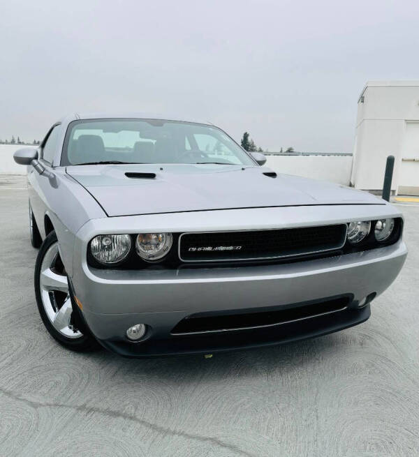 2013 Dodge Challenger SXT Plus
