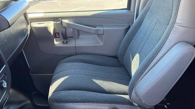 2023 Chevrolet Express 2500