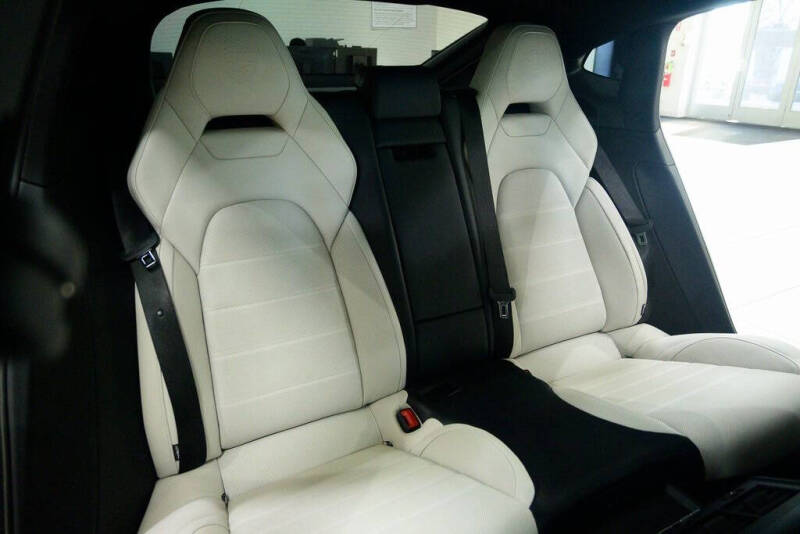 2025 Porsche Panamera 4