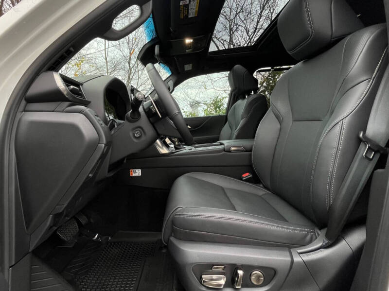 2025 Lexus LX 600 Luxury