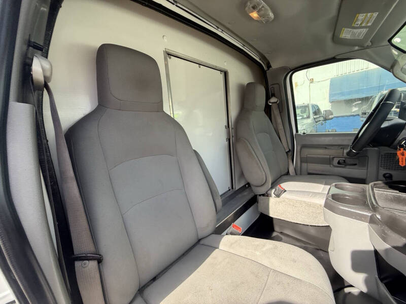 2017 Ford E-Series E-350 SD