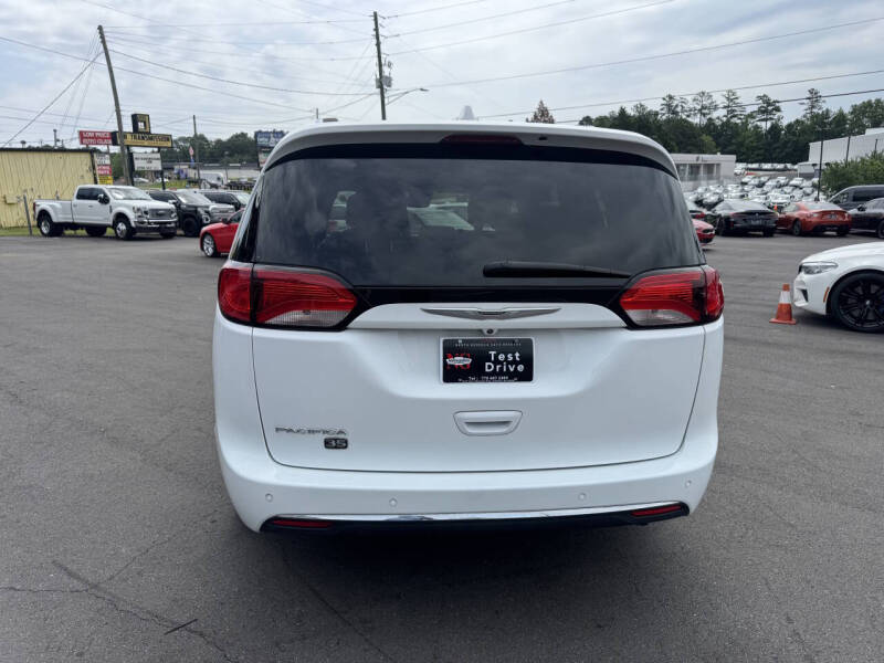 2020 Chrysler Pacifica Touring L