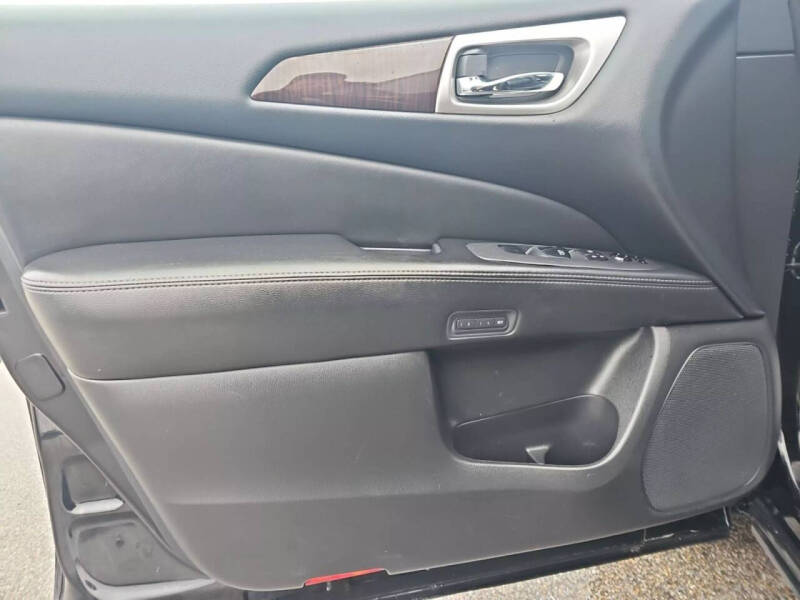 2013 Nissan Pathfinder Platinum