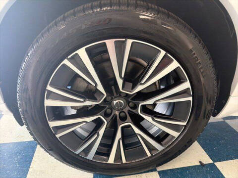 2022 Volvo XC90 T5 Momentum